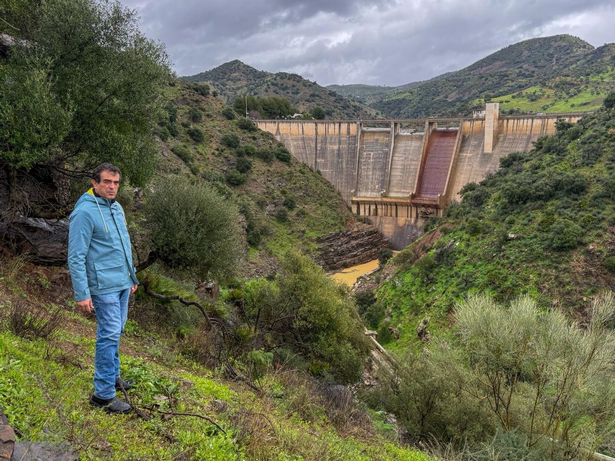Antonio Sevilla, este miércoles, en el embalse de Casasola.