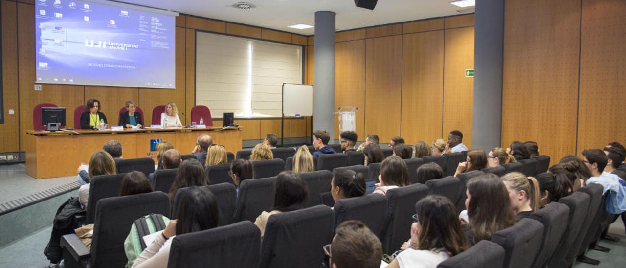 acto de inauguración de las jornadas en la UJI.