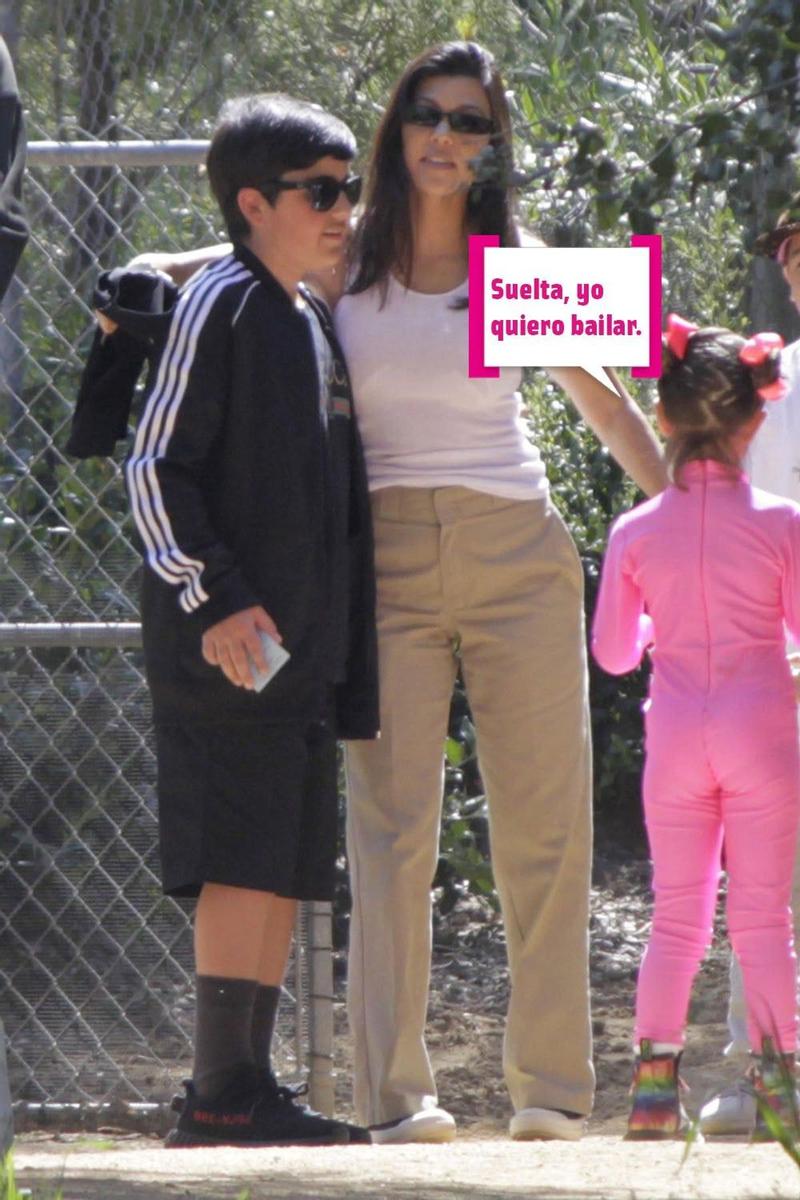 EL CLAN KARDASHIAN VA A MISA EN LOS ANGELES