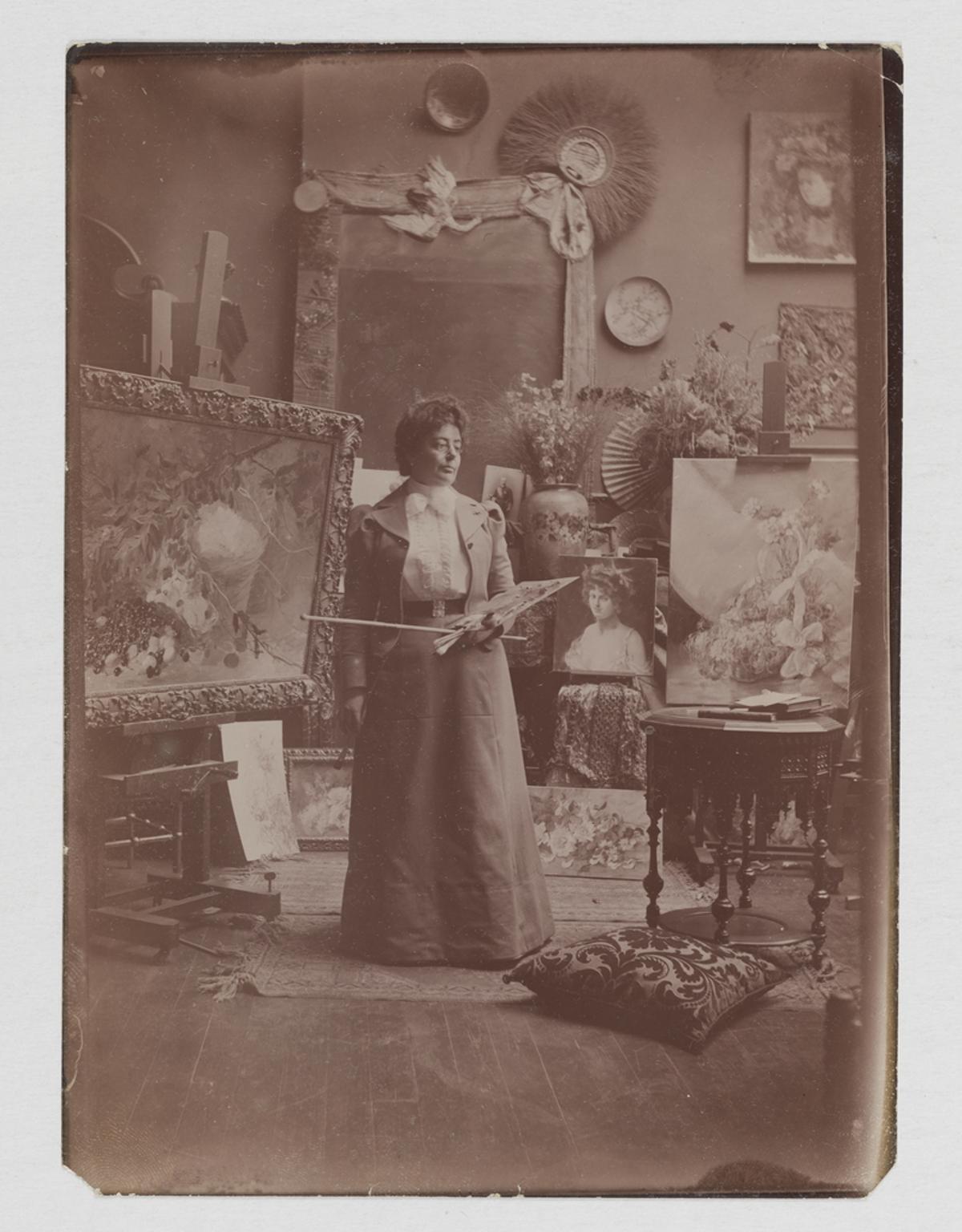 María Luisa de la Riva, en su estudio de París.
