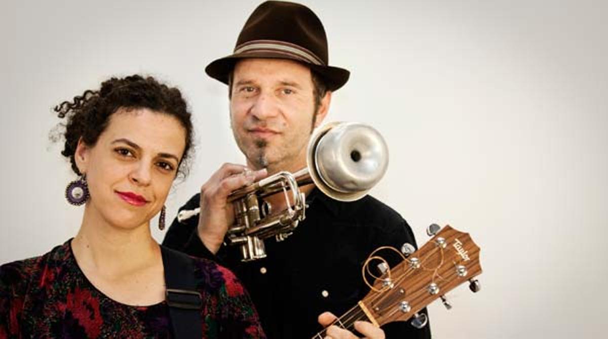 Olivenza interpreta ’Prisión en Miraflores’ en acústic per a EL PERIÓDICO