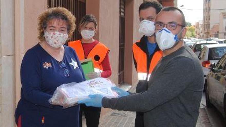 Vila-real crea su propio banco de mascarillas para los vecinos