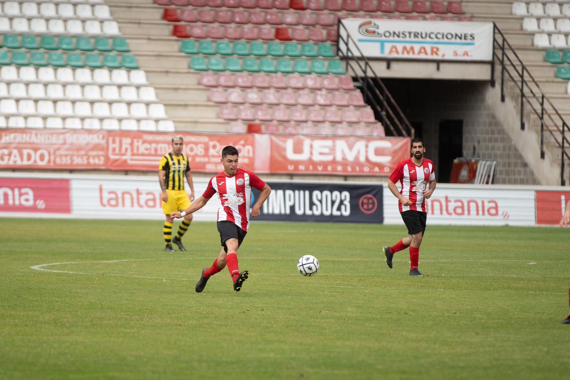 GALERIA | El Moraleja CF levanta la Copa de Los Valles ante Sanabria