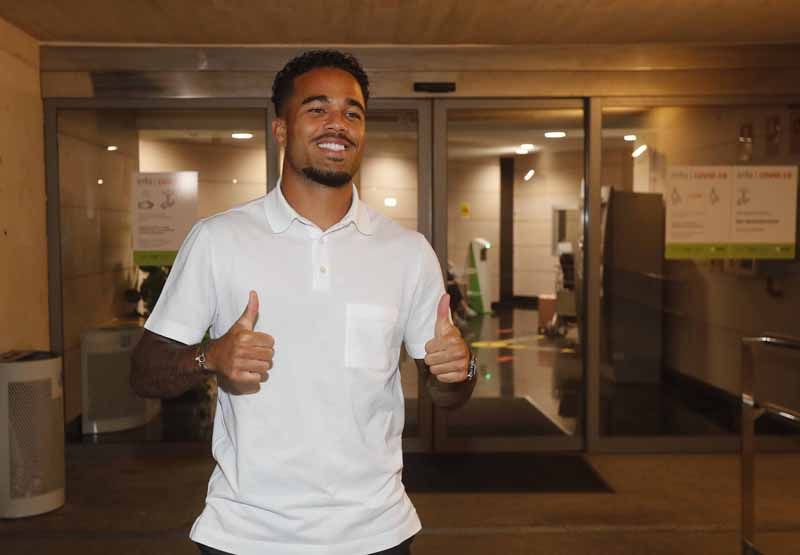 Justin Kluivert ya está en València