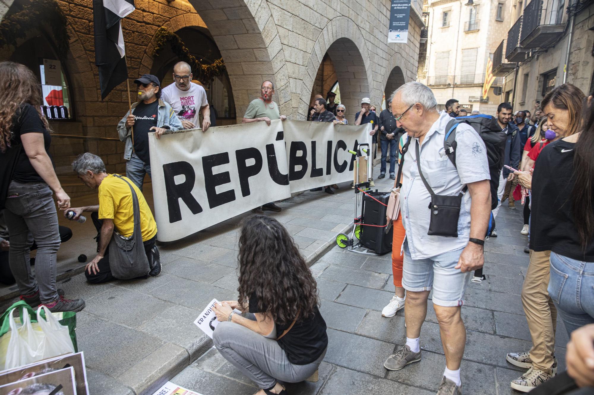 Protesta contra la monarquia i la Fundació Princesa de Girona