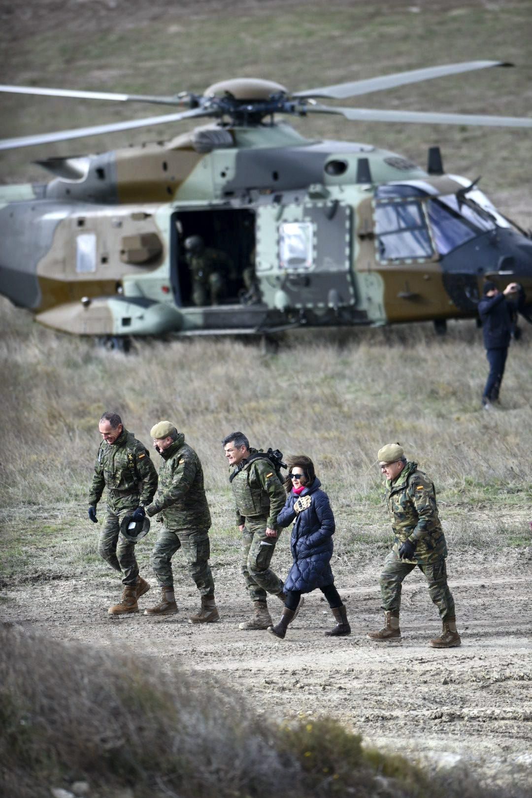 Maniobras militares en la base de San Gregorio