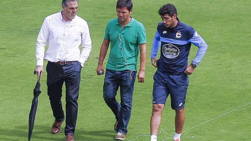 Fernando Vidal, Albert Gil y Víctor Sánchez, ayer en Abegondo.