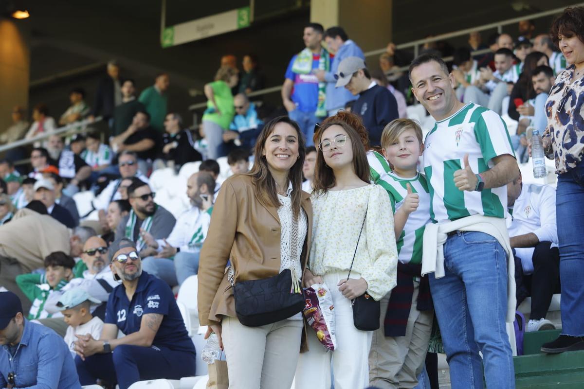 Córdoba CF-Elche, las imágenes de la afición en El Arcángel Córdoba CF-Elche, las imágenes de la afición en El Arcángel