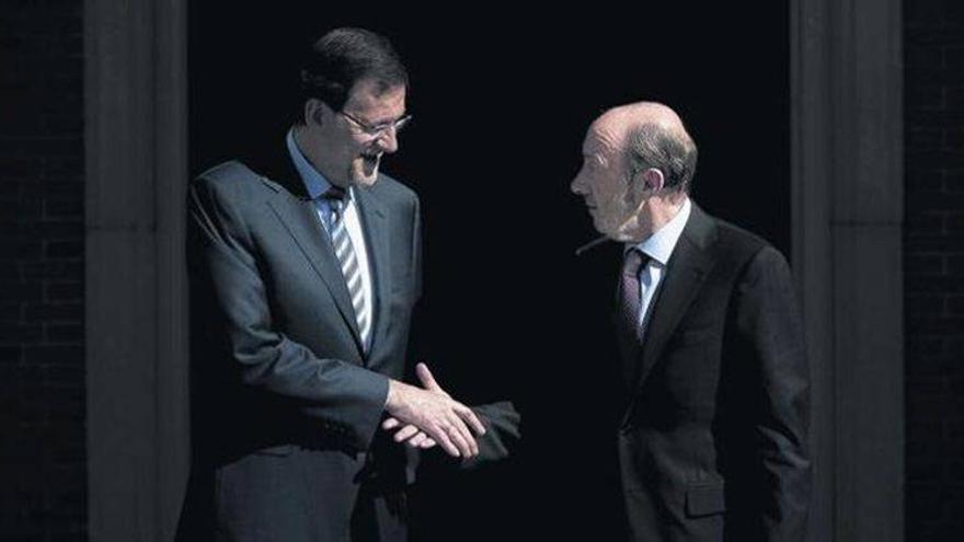 Rajoy y Rubalcaba harán este viernes sus balances del año