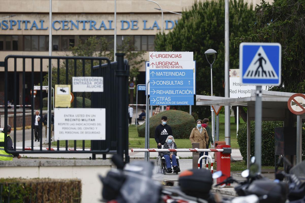 Acceso principal del Hospital Central de la Defensa Gómez Ulla.
