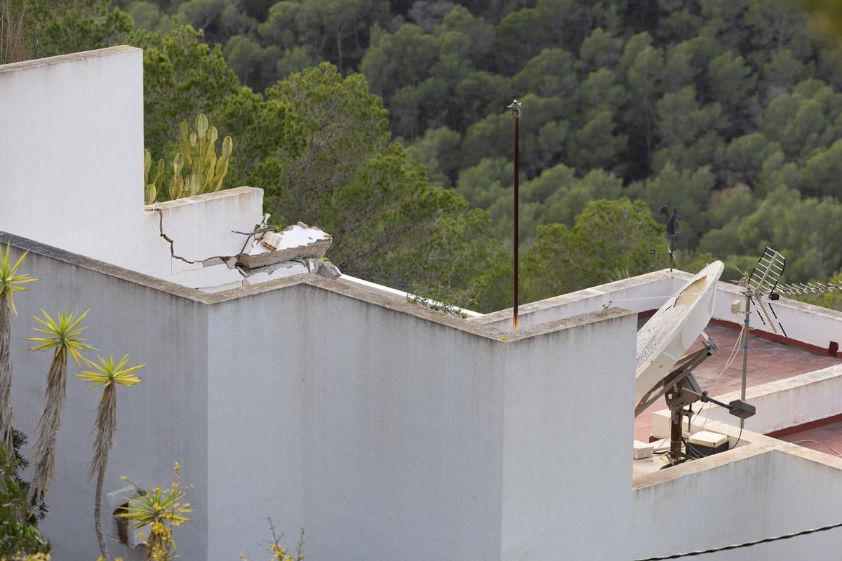 Las imágenes del derrumbe que dejó dos trabajadores heridos en Santa Eulària