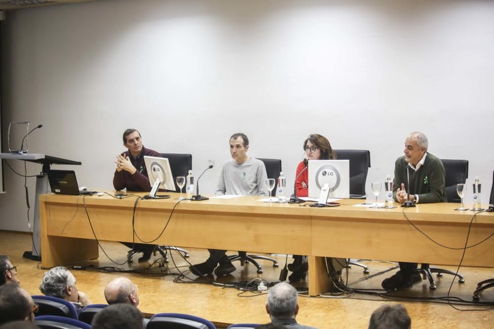 Alumnos y profesores se concentran en la Universidad de Alicante para pedir medidas contra la crisis climática