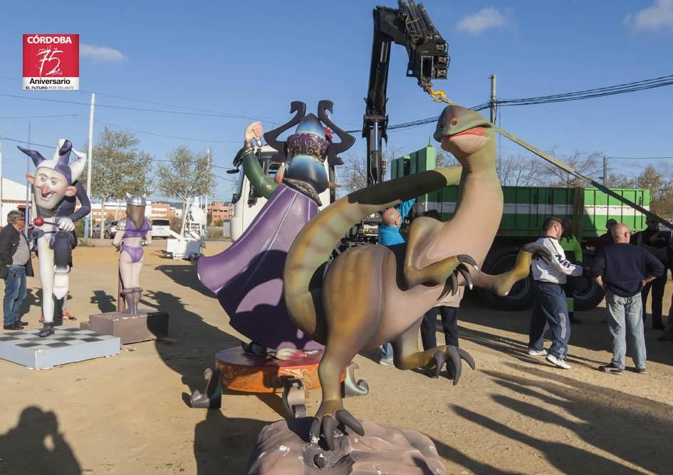 Fotogalería: El Arenal recibe los 'ninots' de Las Fallas de este fin de semana