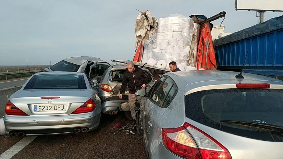 Las imágenes del accidente de tráfico entre Badajoz y Elvas