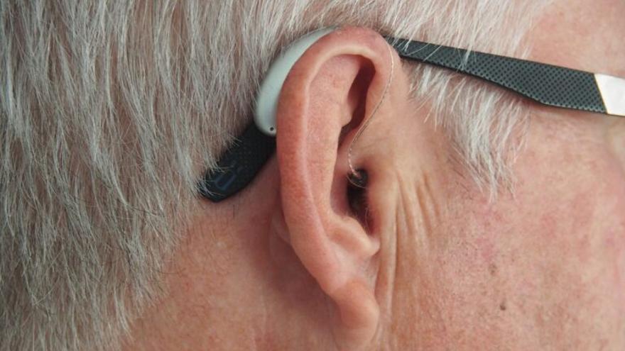 Los peligros añadidos de la sordera entre los mayores