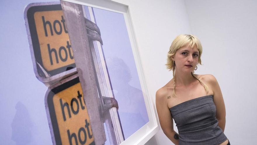 La joven Andrea Allgayer crea una "arquitectura vibrante" en su exposición en la Sala de Arte Contemporáneo