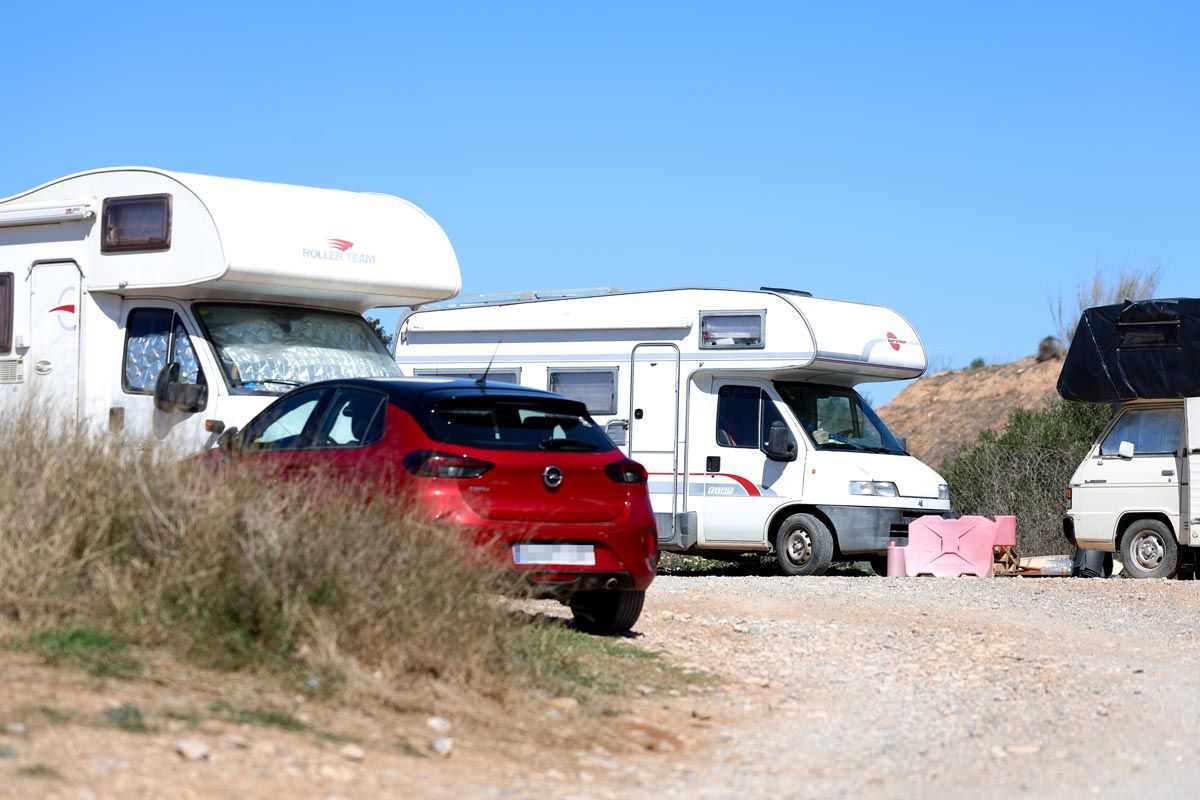 Las imágenes de las caravanas en el aparcamiento de sa Joveria de Ibiza