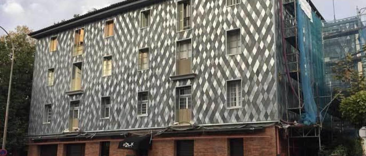 El edificio del restaurante Arzak, con las placas de cinc suministradas por Asturiana de Laminados.