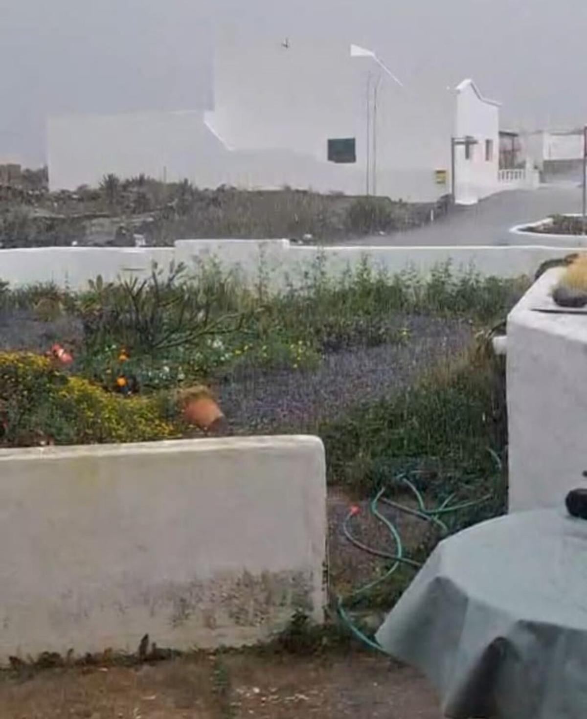 Granizada en El Islote, en el municipio de San Bartolomé, el pasado martes, por la borrasca Regina.