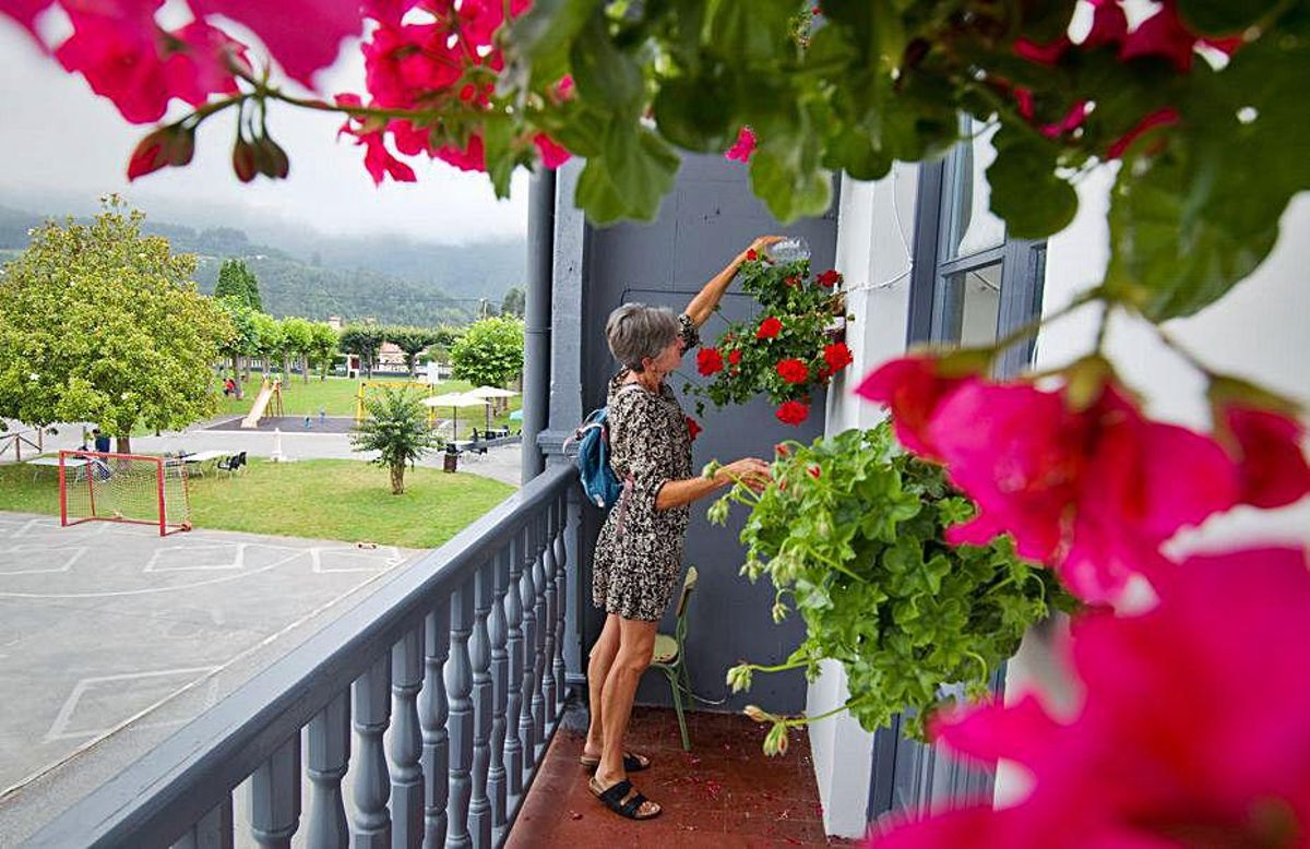 La terraza de El Indiano, una de las opciones para tomar algo al aire libre en el pueblo.