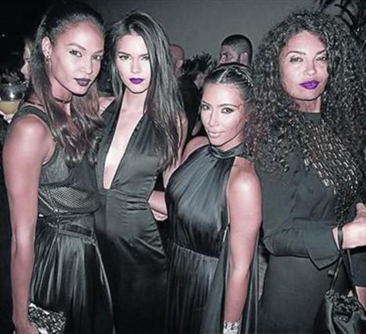 Les germanes Kardashian  ja estan de festa a Eivissa_MEDIA_1