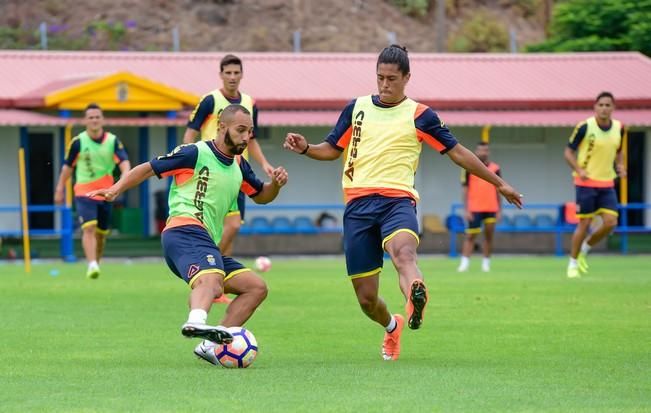 .Entrenamiento de la UD Las Palmas en Barranco ...