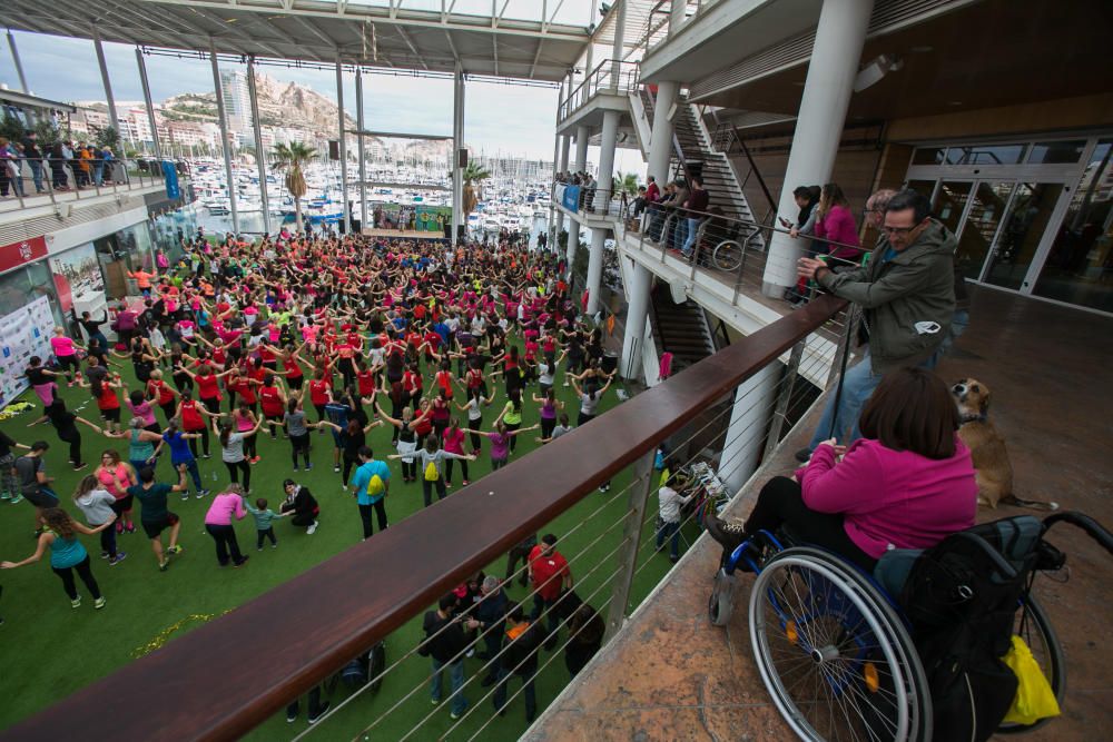 Rumba solidaria en el Centro Comercial Panoramis