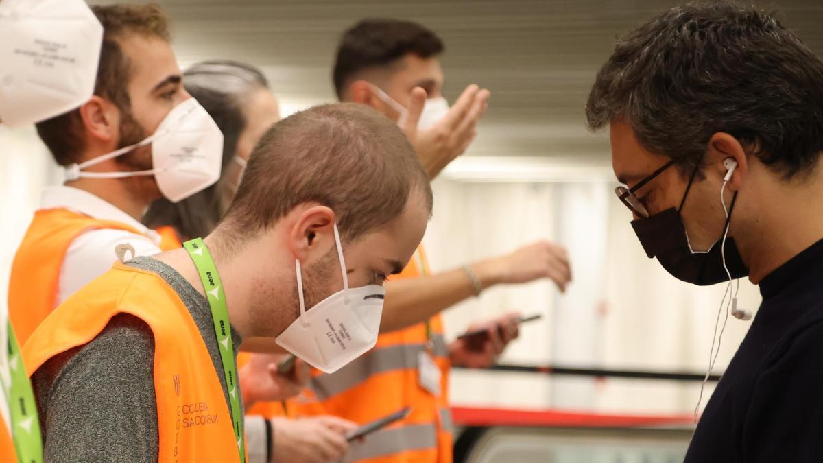 Un control de pasajeros en el aeropuerto de Son Sant Joan, en Palma.