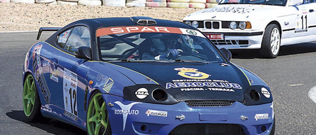 Juan César Mendoza, al volante del Hyundai Coupé, en la cita anterior.