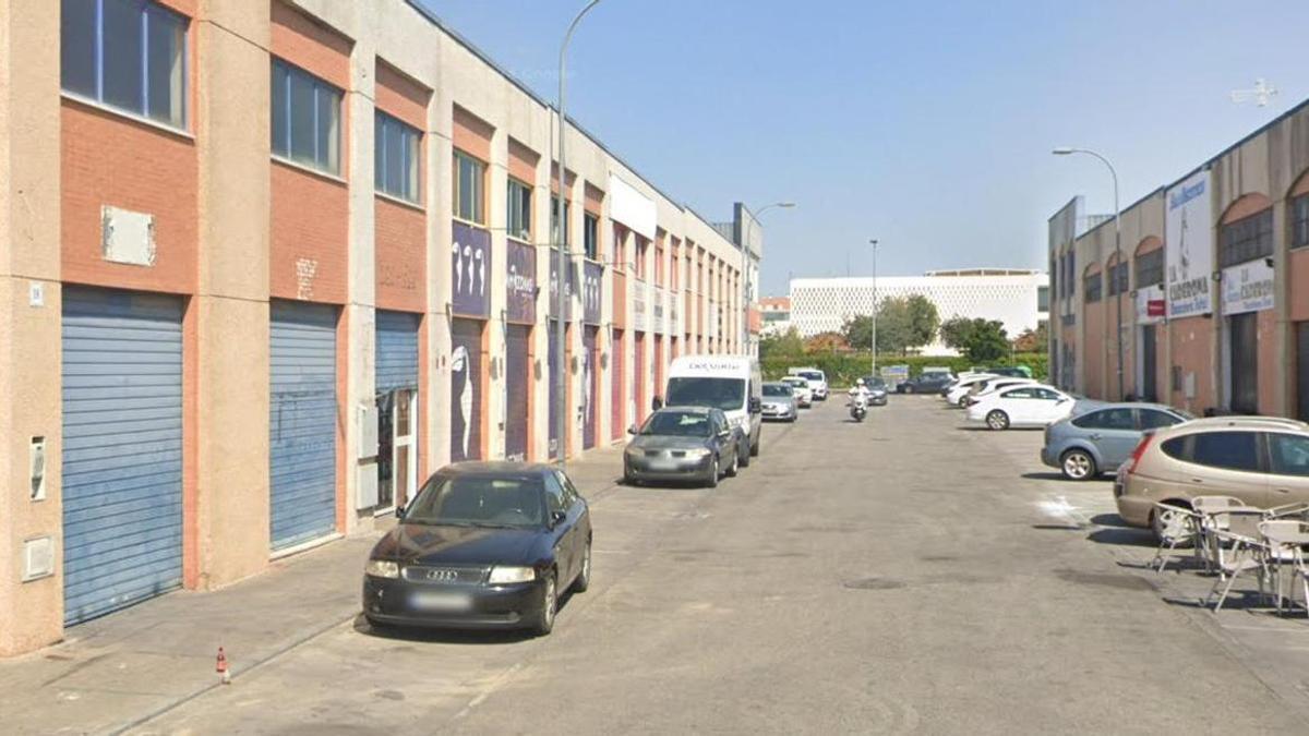Imagen de la calle Sociología, donde el taxista pirata recogió a la mujer.