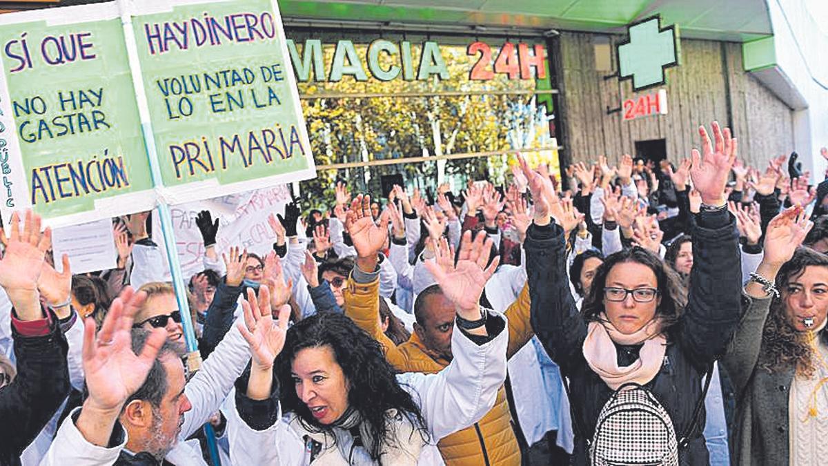 Manifestación frente a la Asamblea de Madrid.