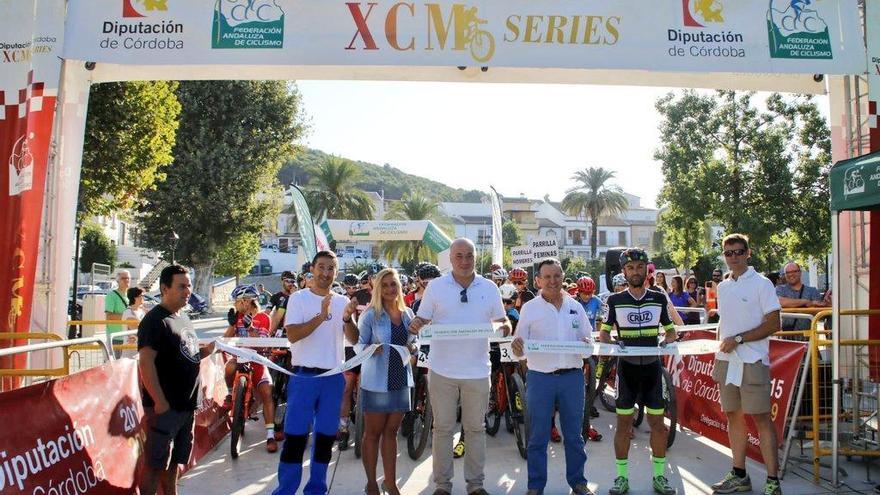 Manuel Lucena y Paqui Jiménez vencen en la MTB de Rute