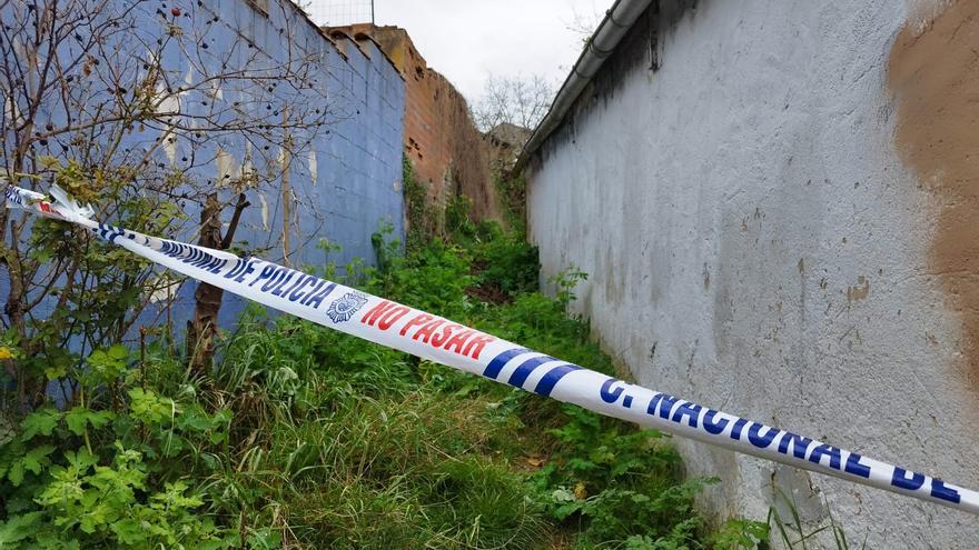 La Policía busca en la basura restos del descuartizado de La Felguera: el torso apareció &quot;en una mata&quot;