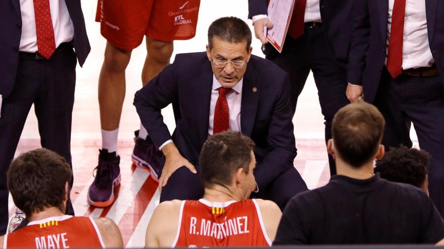 L&#039;entrenador del Baxi Manresa, Pedro Martínez, durant un partit