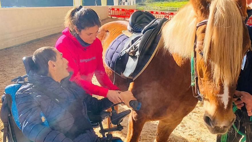 Aspace inicia las clases de terapia con caballos en la Hípica