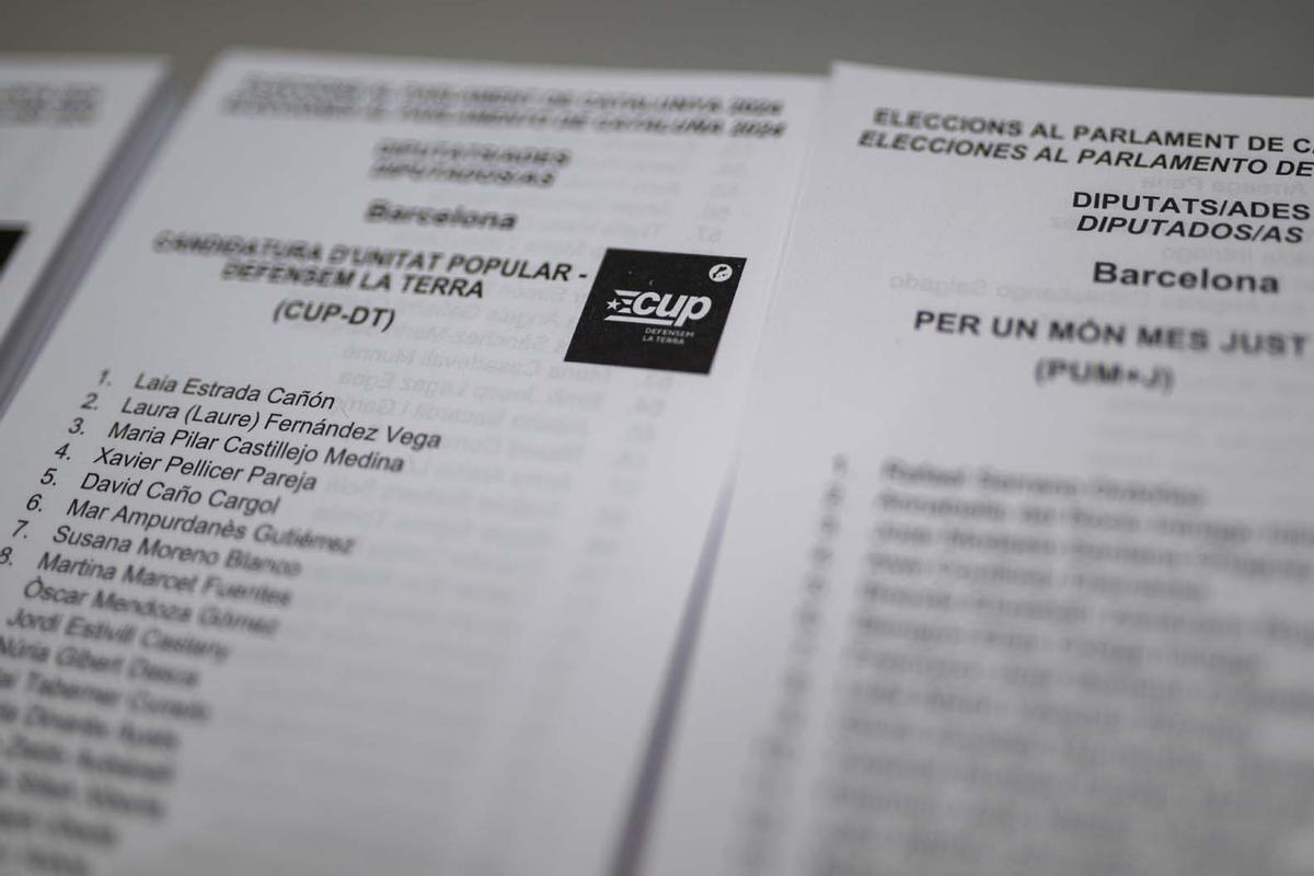 Preparación del material para las elecciones catalanas del 12M