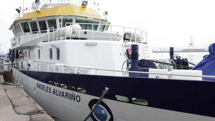 El buque oceanográfico &quot;Ángeles Alvariño&quot;, en El Musel.