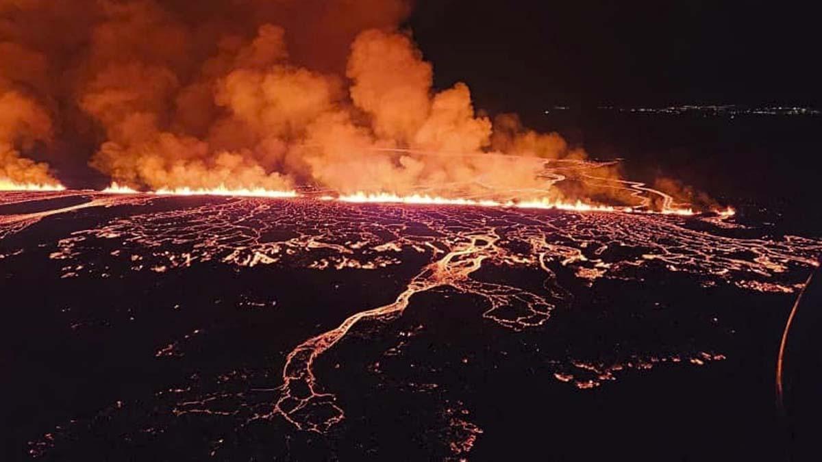 Erupción volcánica cerca de la montaña Fagradalsfjall en la península de Reykjanes al suroeste de Reykjavik