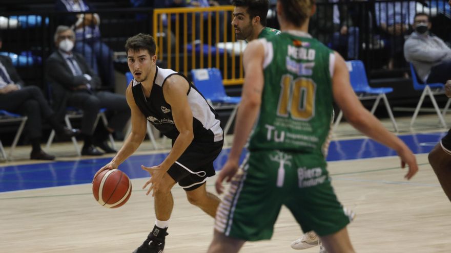 El Unicaja Banco Oviedo Baloncesto arrasa en El Prat (62-91) y sigue invicto en la LEB Oro