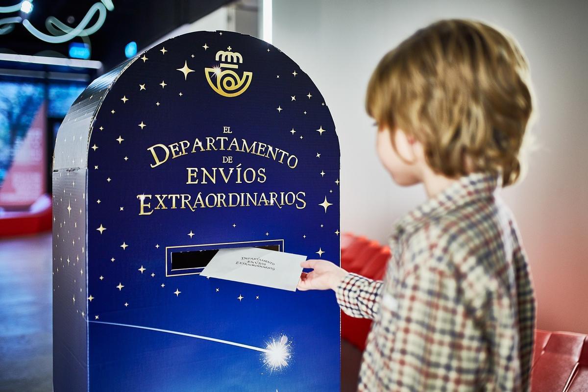 Buzones especiales para que los niños puedan depositar sus cartas a Papá Noel y los Reyes Magos