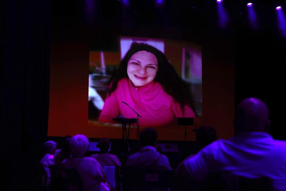 La venezolana Indira Páez logra el premio de poesía de la capital