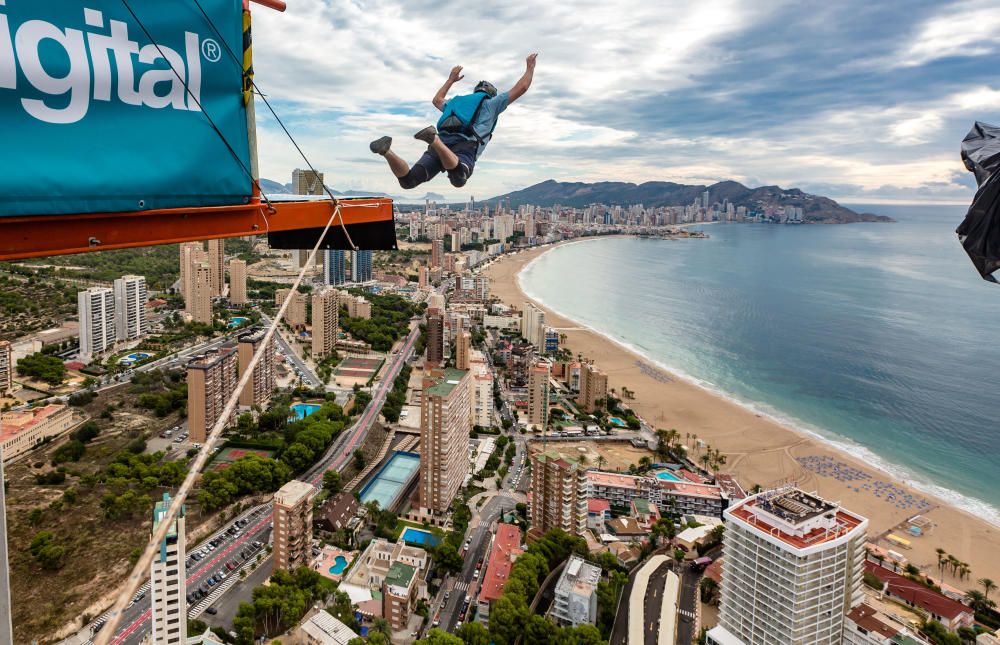 Salto base desde el hotel Bali de Benidorm