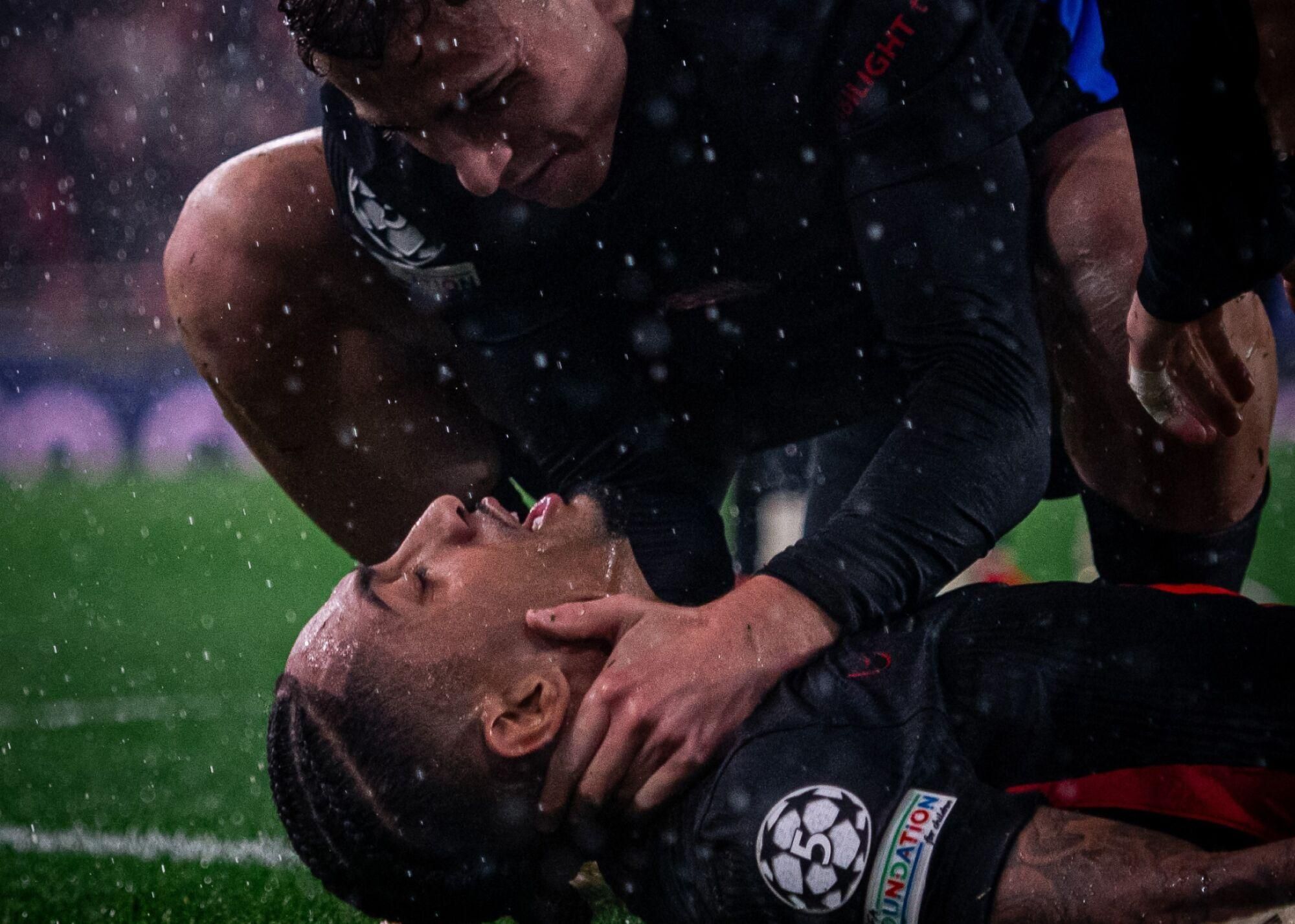 21/01/2025 El jugador del FC Barcelona Raphinha celebra el gol del triunfo (4-5) contra el Benfica en el Estádio da Luz de Lisboa, en la séptima jornada de la 'Champions' 2024/25. "Cuando salí del campo me insultaron y devolví los insultos" DEPORTES FCB