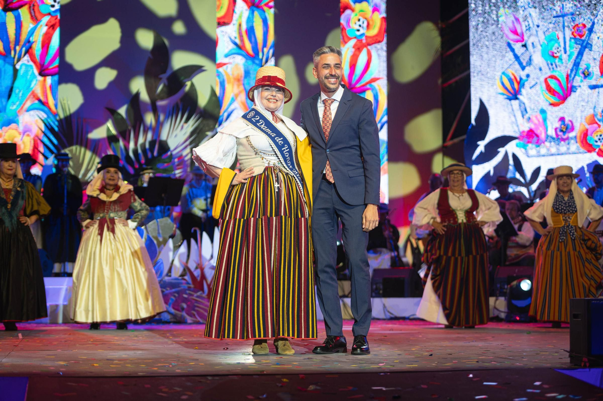 Gala de elección de la primera reina de los mayores de las Fiestas de Mayo