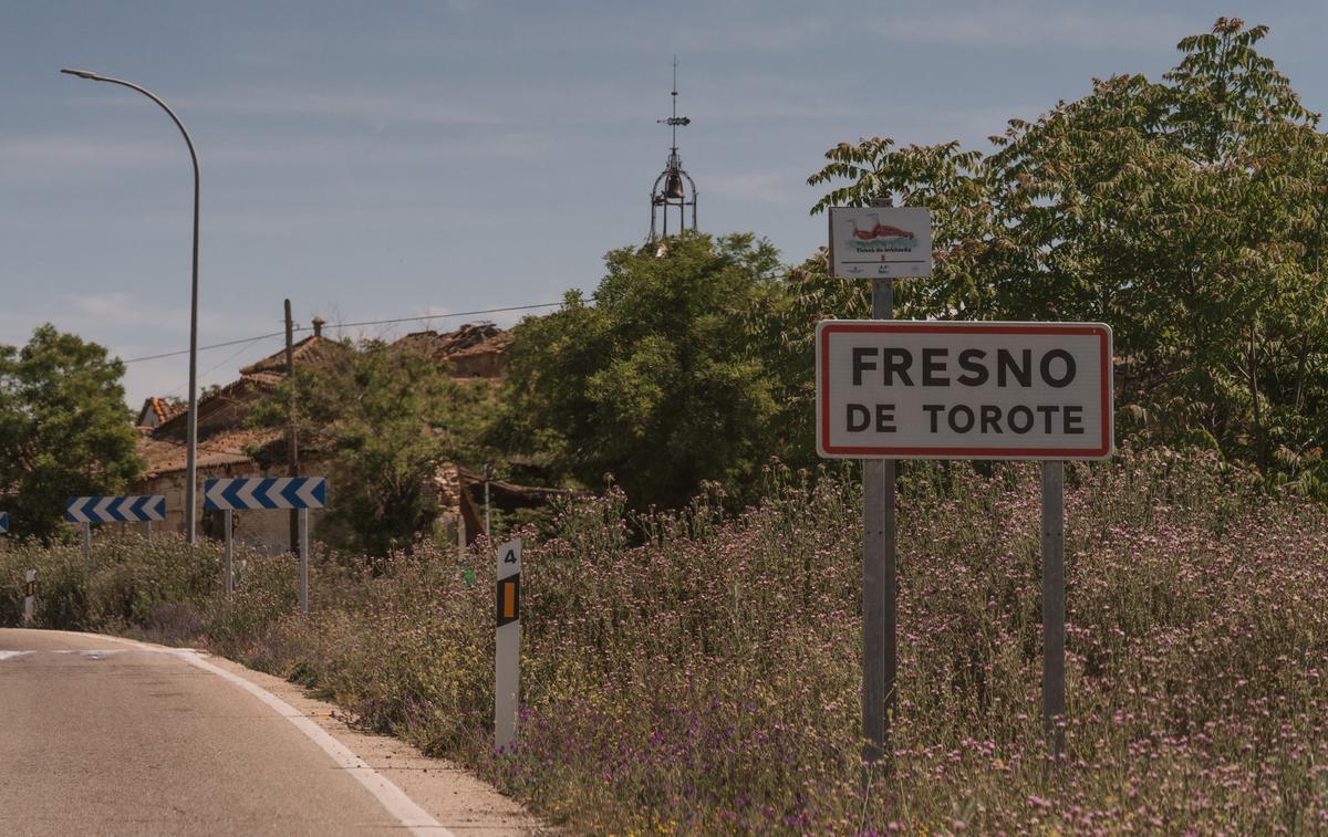 Imagen de la entrada a Fresno de Torote.