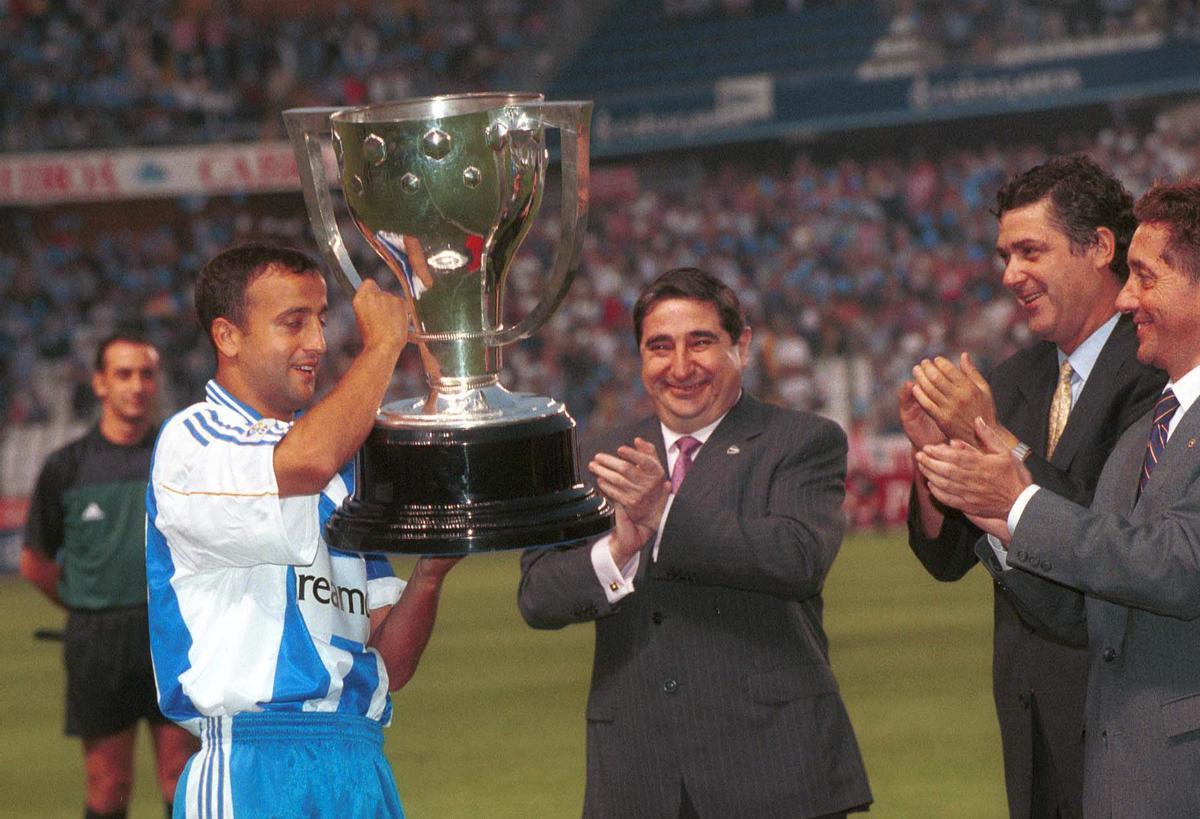 Fran recoge el título de campeón de Liga 1999-00