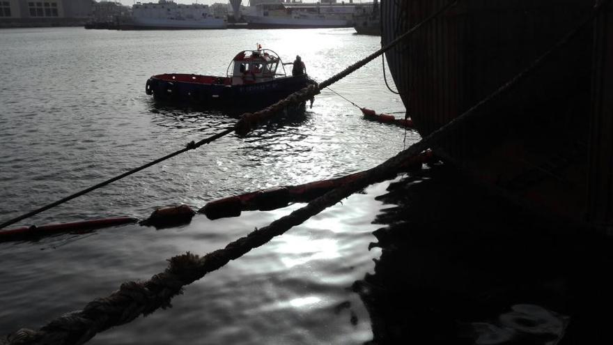 Vertido de fuel en el Puerto de la Luz y de Las Palmas