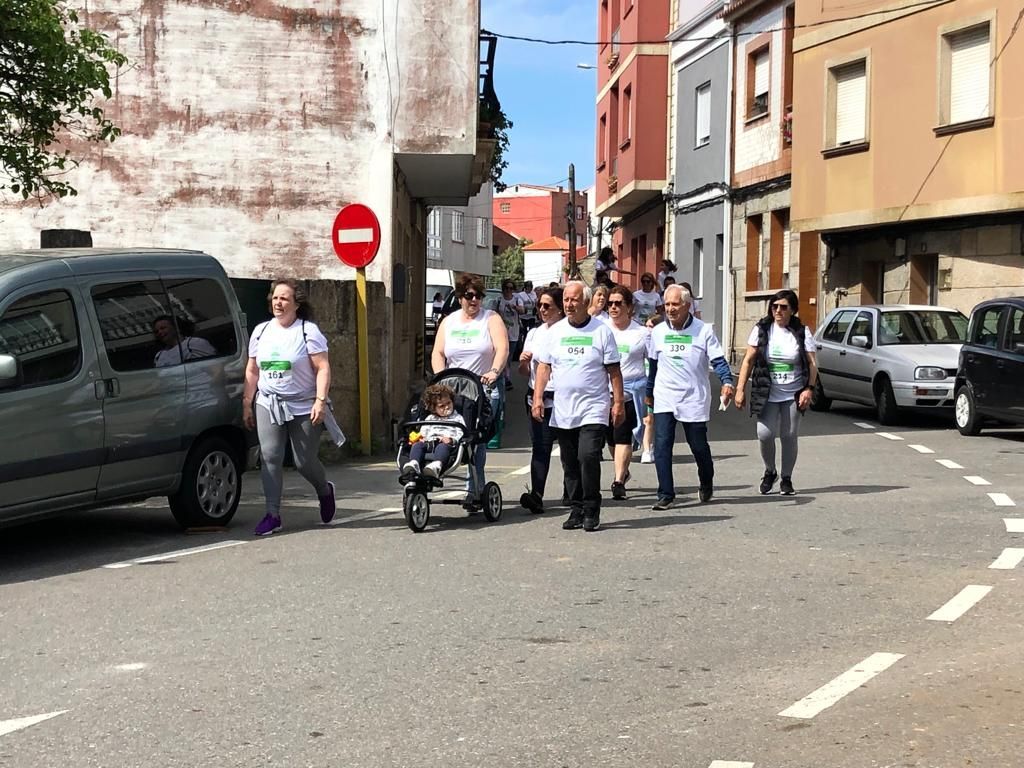 Participantes en la carrera contra el cáncer desarrollada en O Grove.