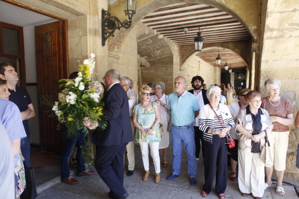 Cientos de personas despiden a Gustavo Bueno en su ciudad natal, Santo Domingo de la Calzada, en La Rioja