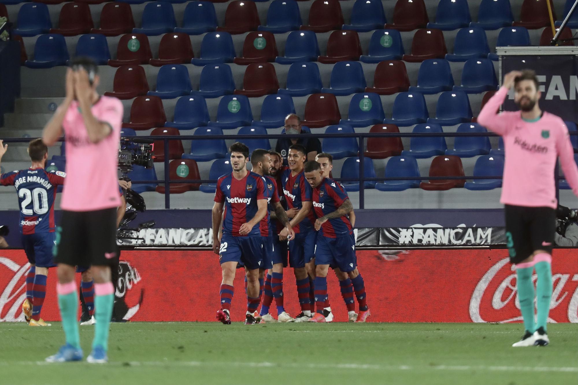 Las imágenes del empate entre el Levante y Barcelona en el Ciutat de València